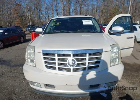 2007 Cadillac Escalade Standard from USA, damaged, VIN 1GYFK638X7R212087